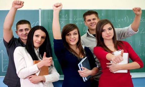 MAESTROS PARA SECUNDARIA