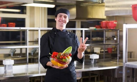AYUDANTE DE COCINA