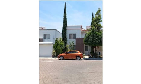 CASA/ VENTA CORREGIDORA QRO.