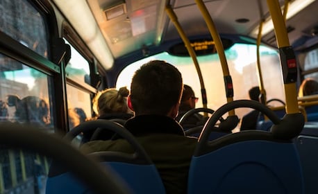 ¿Cuáles son los requisitos para obtener la Beca de Transporte para Universitarios en la CDMX?