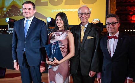 Mexicana es galardonada como la mejor estudiante internacional en Polonia