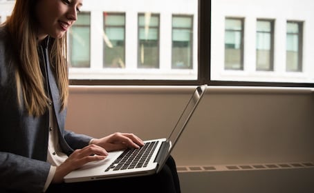 La Universidad a Distancia abre convocatoria con más de 20 mil lugares para licenciatura