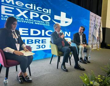 Economía ofrece quitar “obstáculos” para desarrollo de industria farmacéutica y de dispositivos médicos