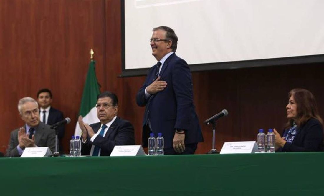 Marcelo Ebrard recibe doctorado honoris causa por el Instituto Nacional de Administración Pública