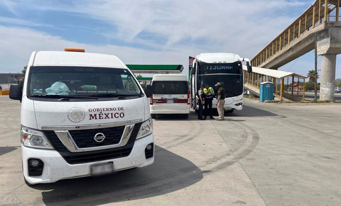 Guardia Nacional rescata en Sonora a 130 migrantes que viajaban en autobuses