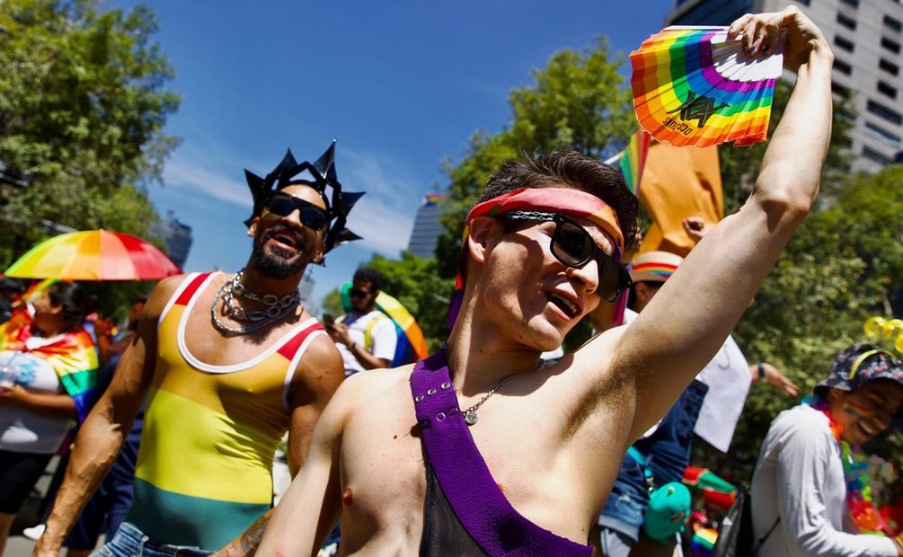 Asistentes a la marcha LGBT+ en la capital del país. Foto: Germán Espinosa / EL UNIVERSAL