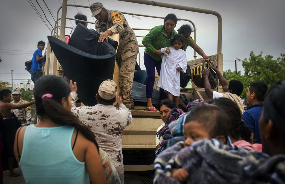 La tormenta tropical “Lidia” ha dejado daños severos en Baja California Sur.  Autoridades de Protección Civil confirmaron cuatro personas fallecidas, entre ellas un menor de edad, y tres desaparecidos. Foto AFP
