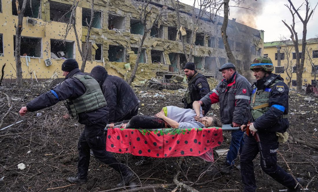 Foto ganadora del World Press Photo, imagen del ataque ruso en Ucrania que Moscú dijo que era ”fake”