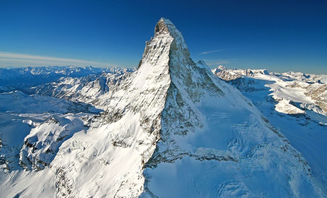 Avalancha en los Alpes franceses deja 4 muertos y un herido
