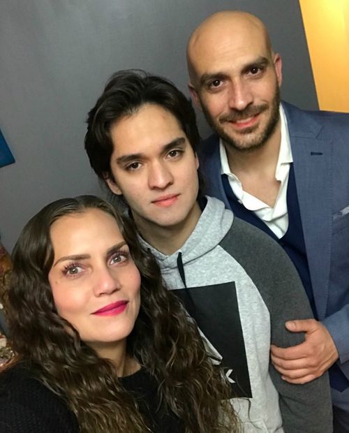 Larisa Mendizabal posa junto a su expareja Augusto Bravo y su hijo Santiago Cachero.
<p>Foto: Instagram