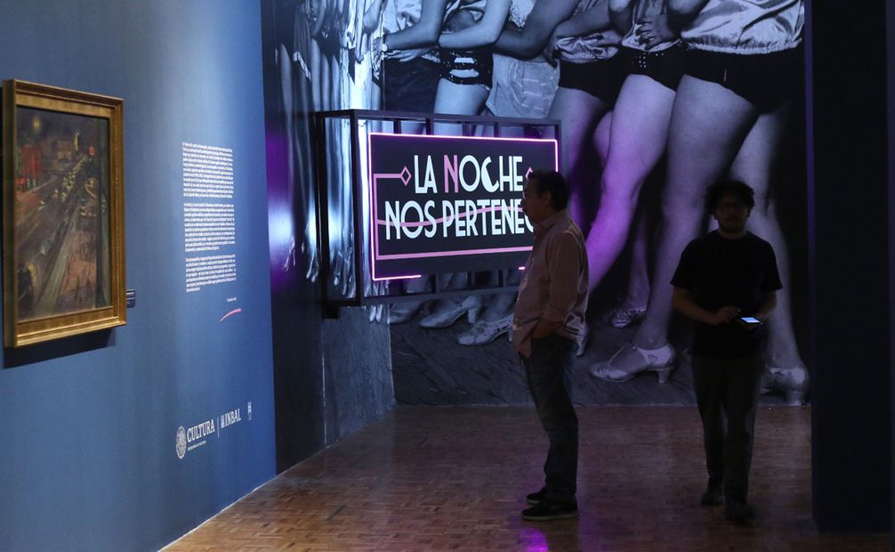 Aspectos de la exposición "La noche nos pertenece" en el Museo de San Carlos, esta muestra contiene documentos visuales de la colonia Tabacalera, sus bailes, paseos, cines y cabarets. Foto: Carlos Mejía/El Universal.