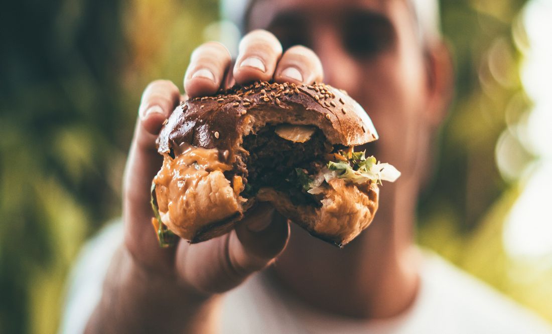 Antojo sin límites: hamburguesas de puesto callejero y de restaurantes,  ¿cuál es tu favorita?