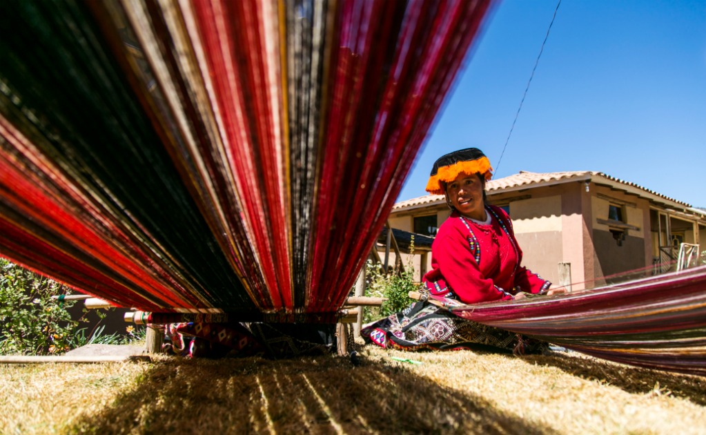 Comunidad de Amaru. Hacer un su&eacute;ter o poncho toma dos meses. (Foto: Alan Carranza/El Universal)