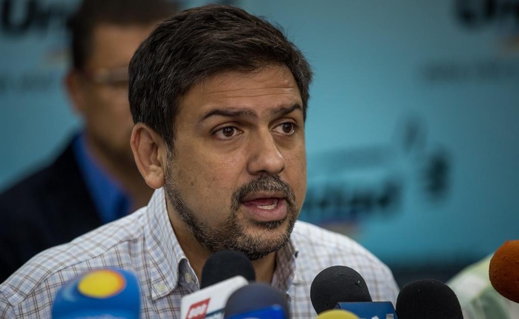 Oposición venezolana exige "solución electoral" para continuar diálogo