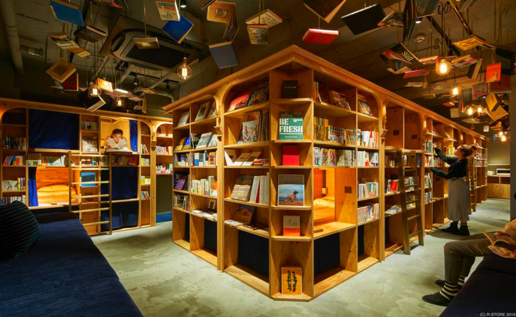 El hotel Book and Bed fue diseñado bajo el concepto de una librería. (Foto: Cortesía Bookand bed tokyo)