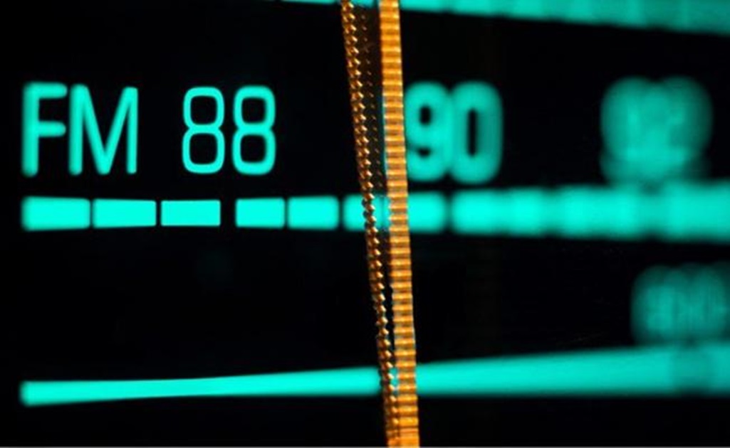IFT termina licitación de radio para 63 frecuencias en FM