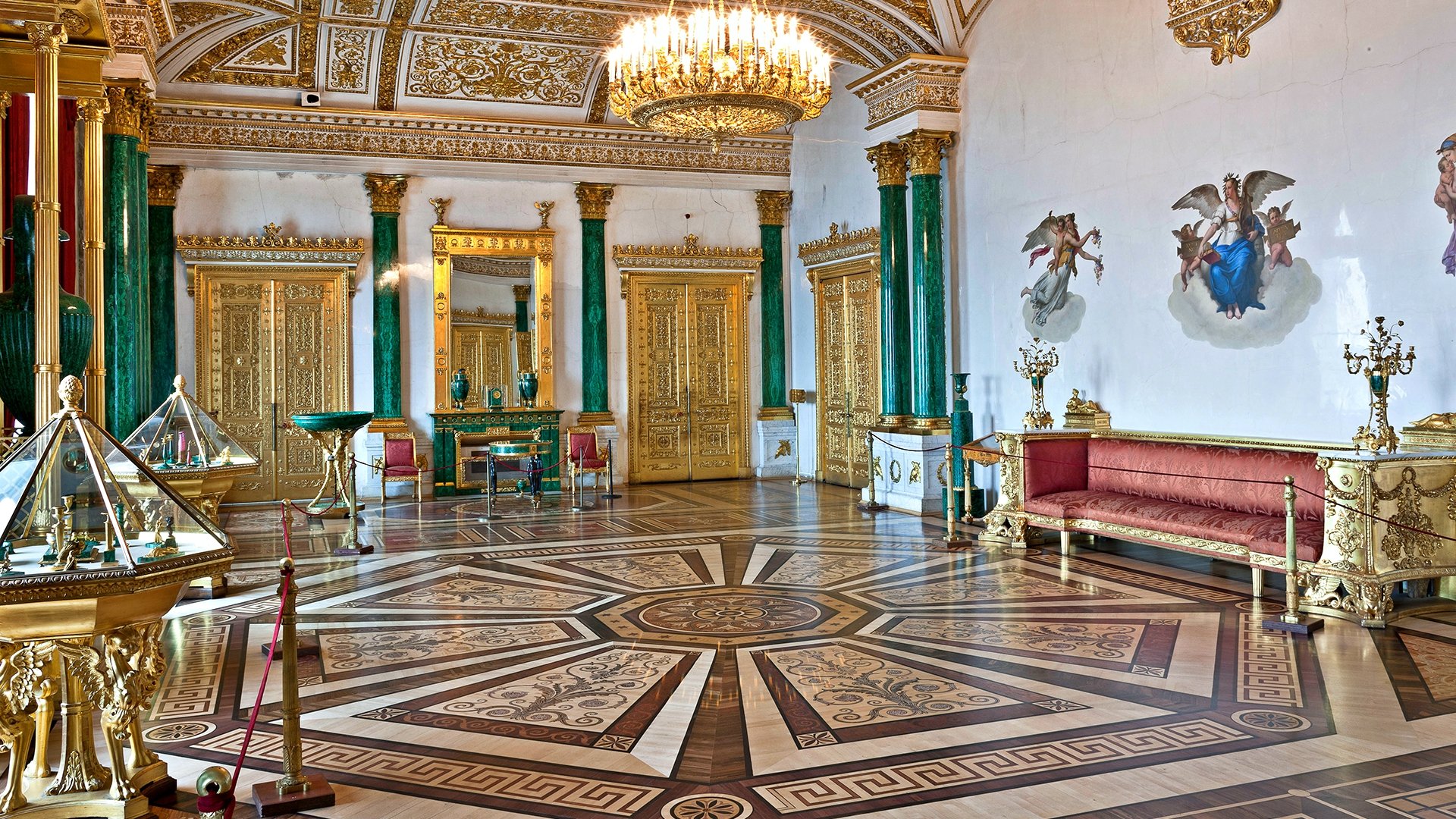 La Sala de Malaquita exhibe objetos de arte decorativo del siglo XIX. (Foto: Cortes&iacute;a)