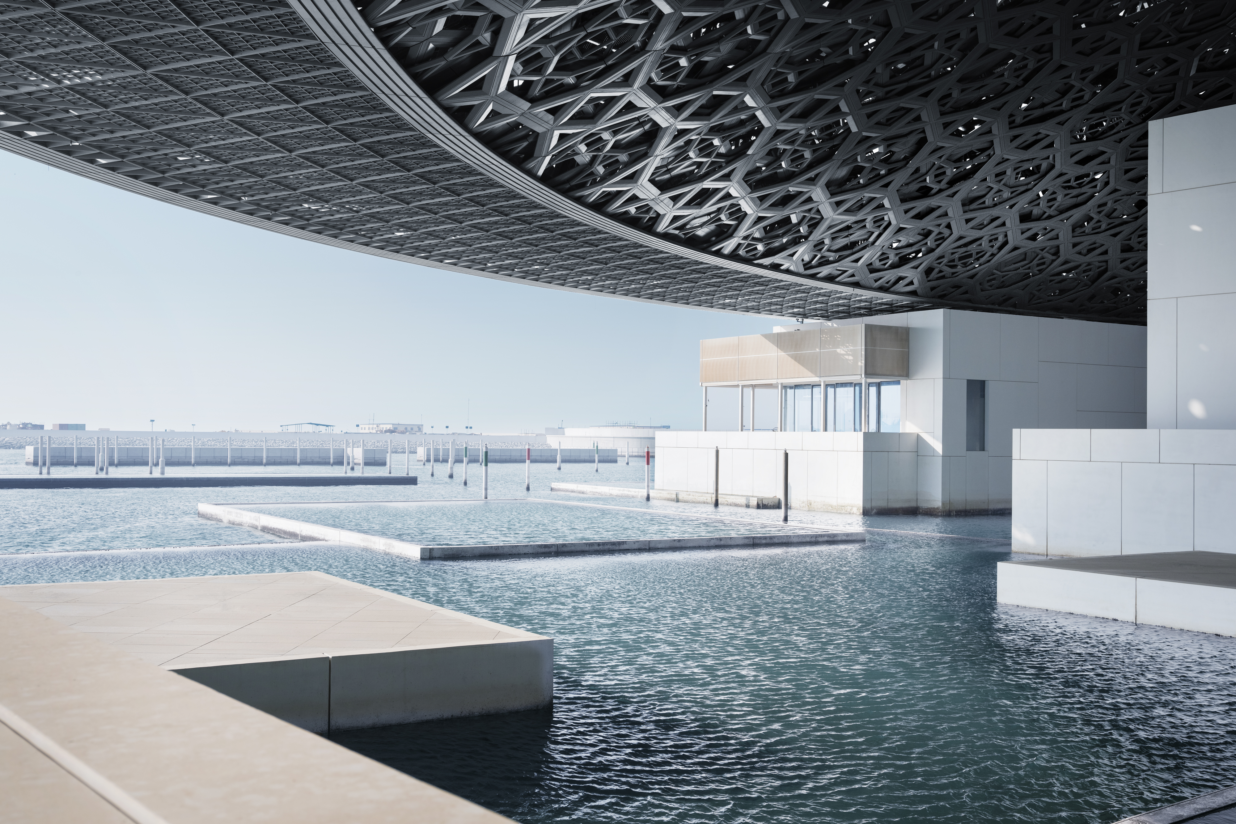 El nuevo Museo de Louvre de Abu Dhabi fue construido en la isla de Saadiyat. (Foto: Cortesía Louvre Abu Dhabi/Mohamed Somji)