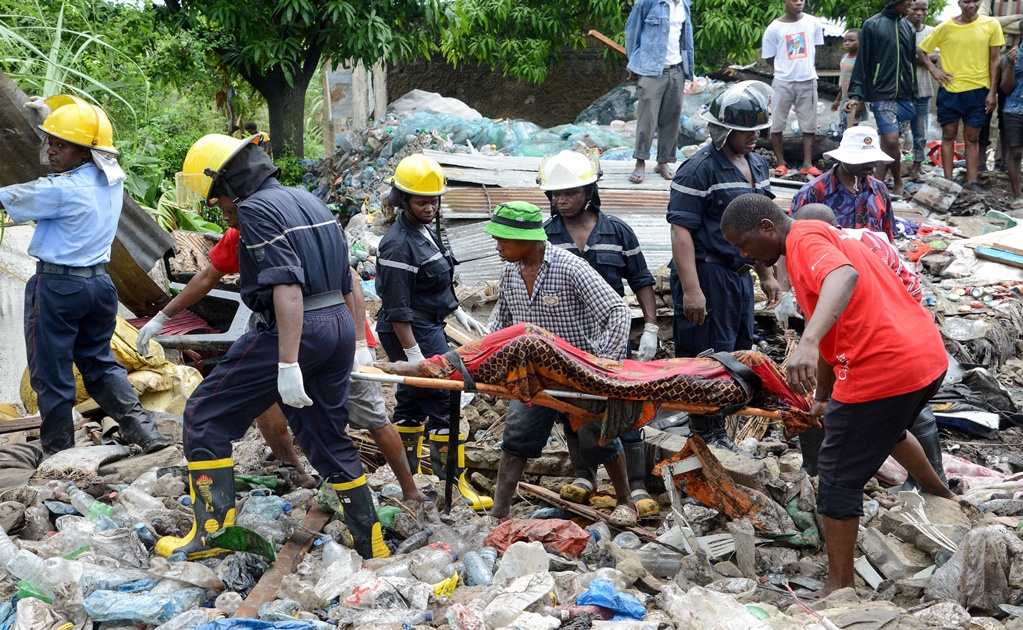 Mueren 17 personas sepultadas por alud de basura en Mozambique