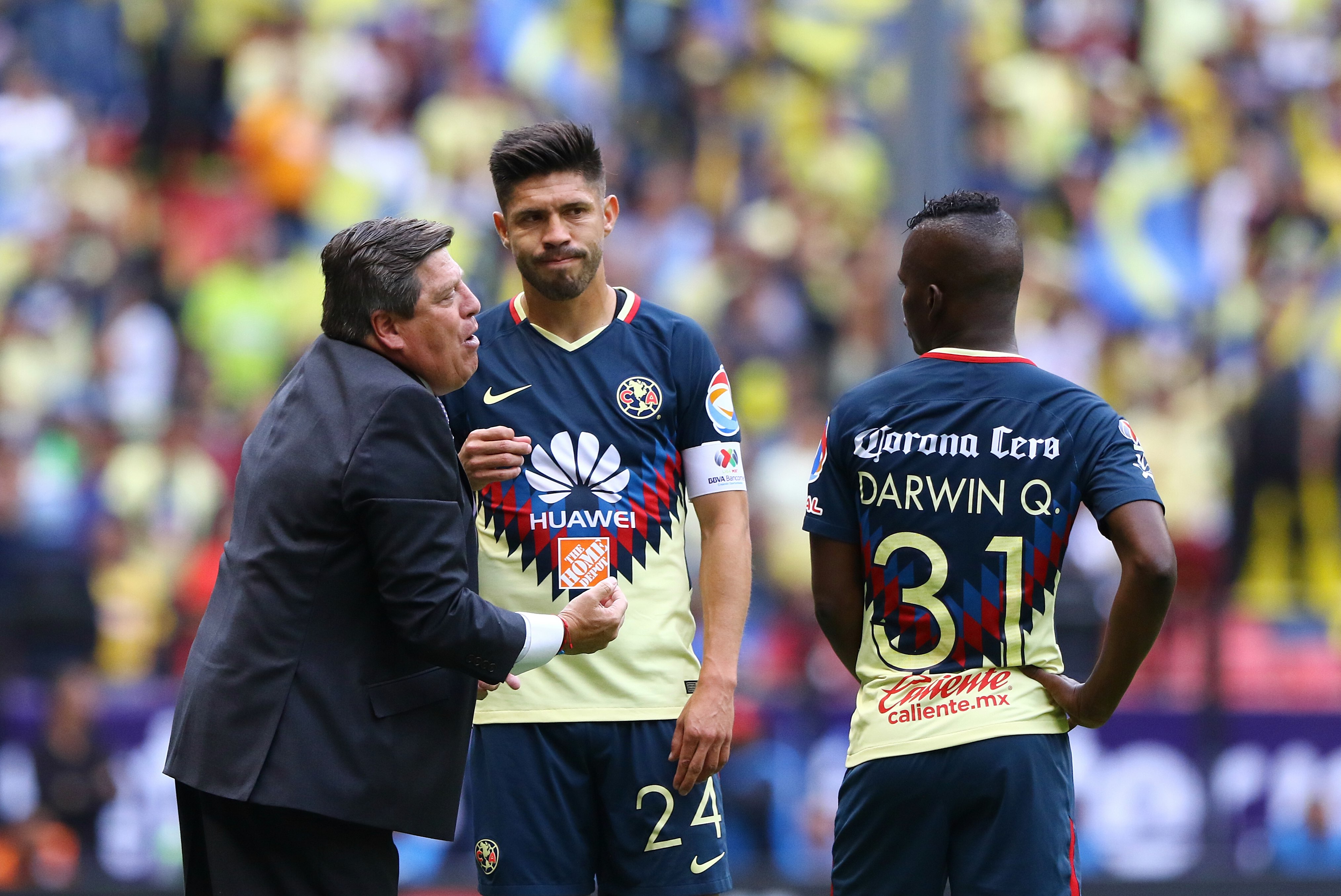 La presión le está afectando a Oribe: Miguel Herrera