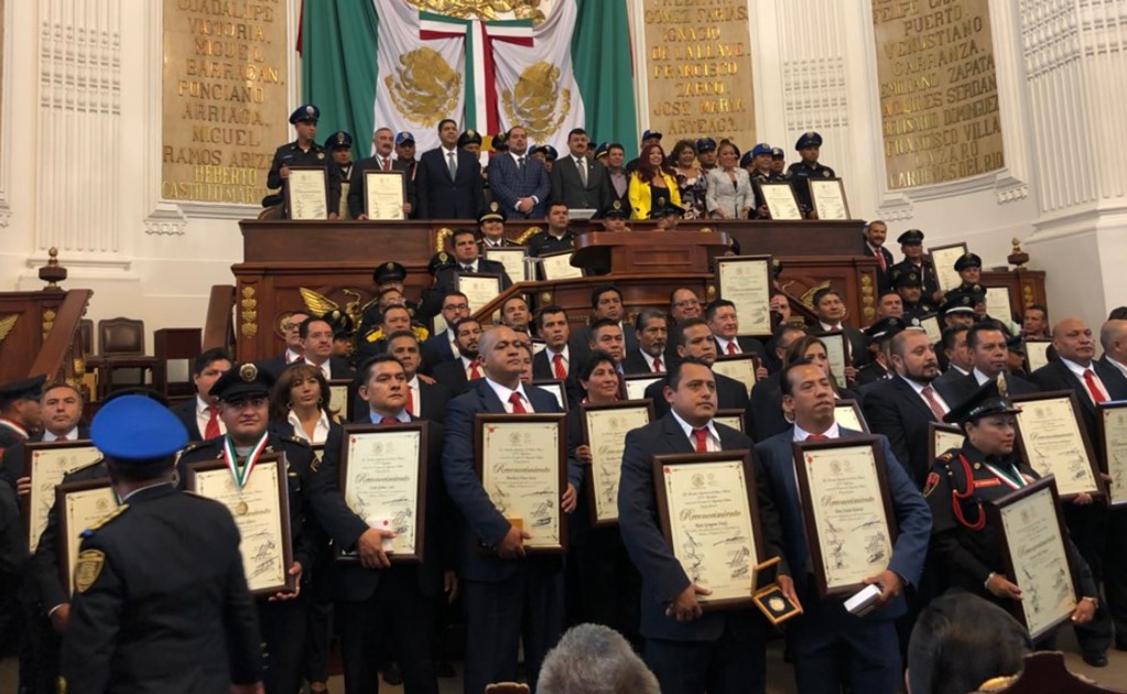 ​Asamblea Legislativa entrega reconocimientos a 149 policías de la CDMX