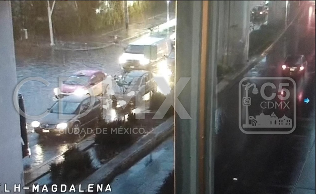​Lluvia provoca encharcamientos en avenidas de Tláhuac