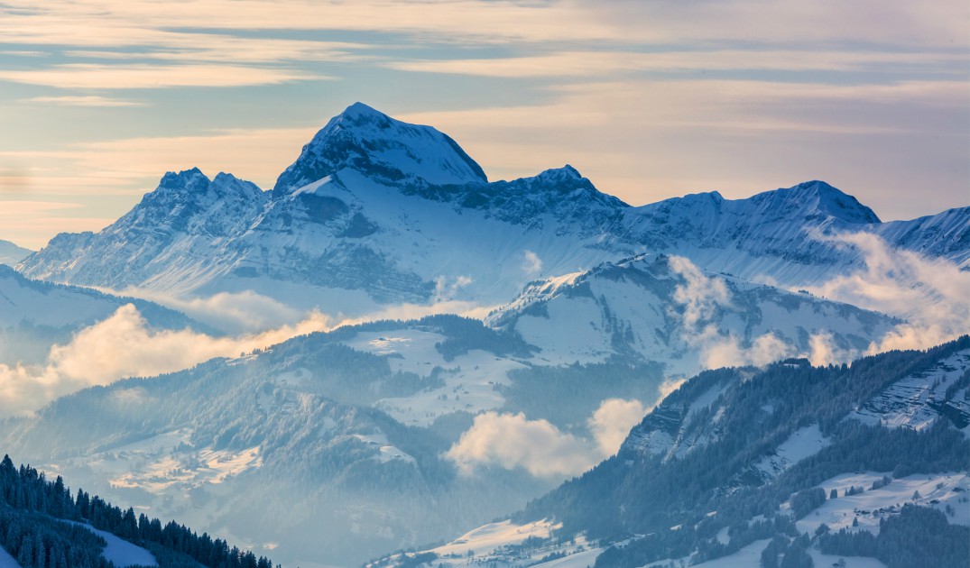 Los Alpes son una cadena montañosa que abarca varios países, entre ellos Suiza, Francia, Alemania, Italia, Eslovenia y Austria. (Foto: Istock)
