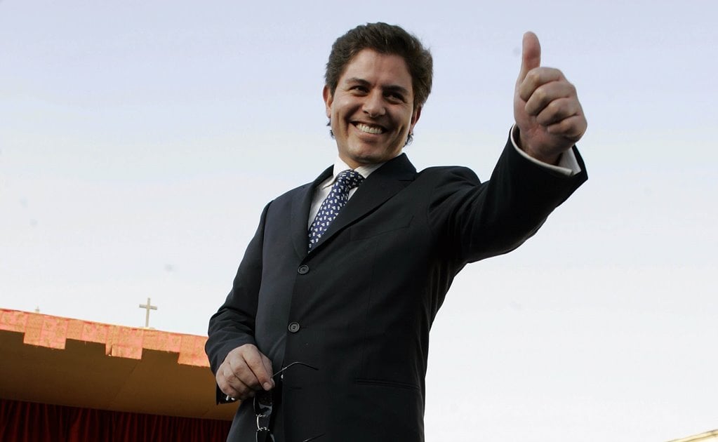 INE niega posibilidad a Ernesto Laguardia de ser candidato y conductor a la vez