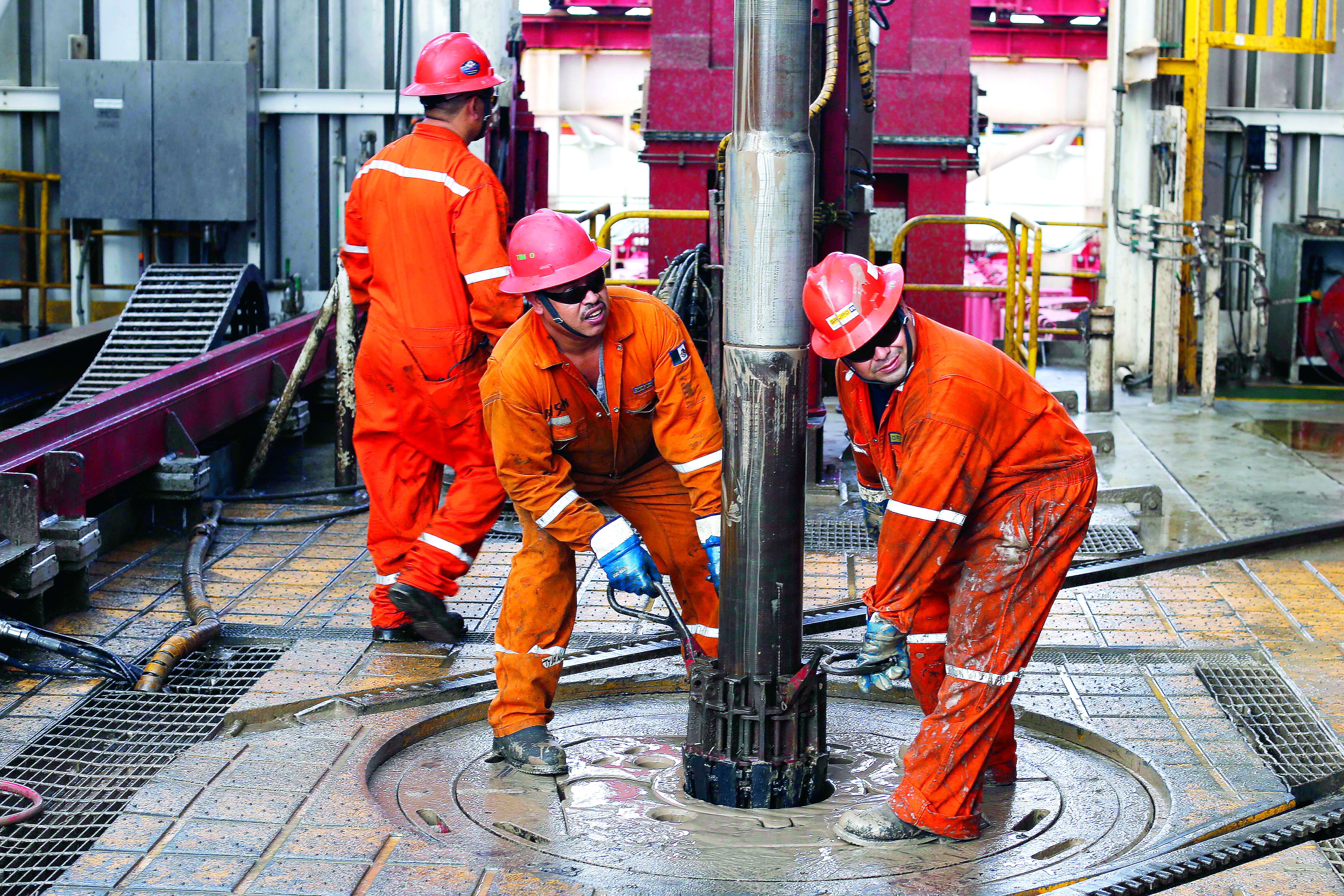 Triunfo de AMLO incrementa riesgos en sector petrolero: Moody's
