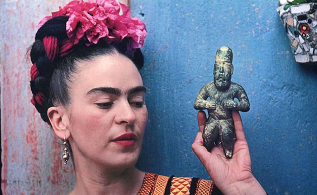 Como tehuana y con himno socialista, así despidieron a Frida Kahlo