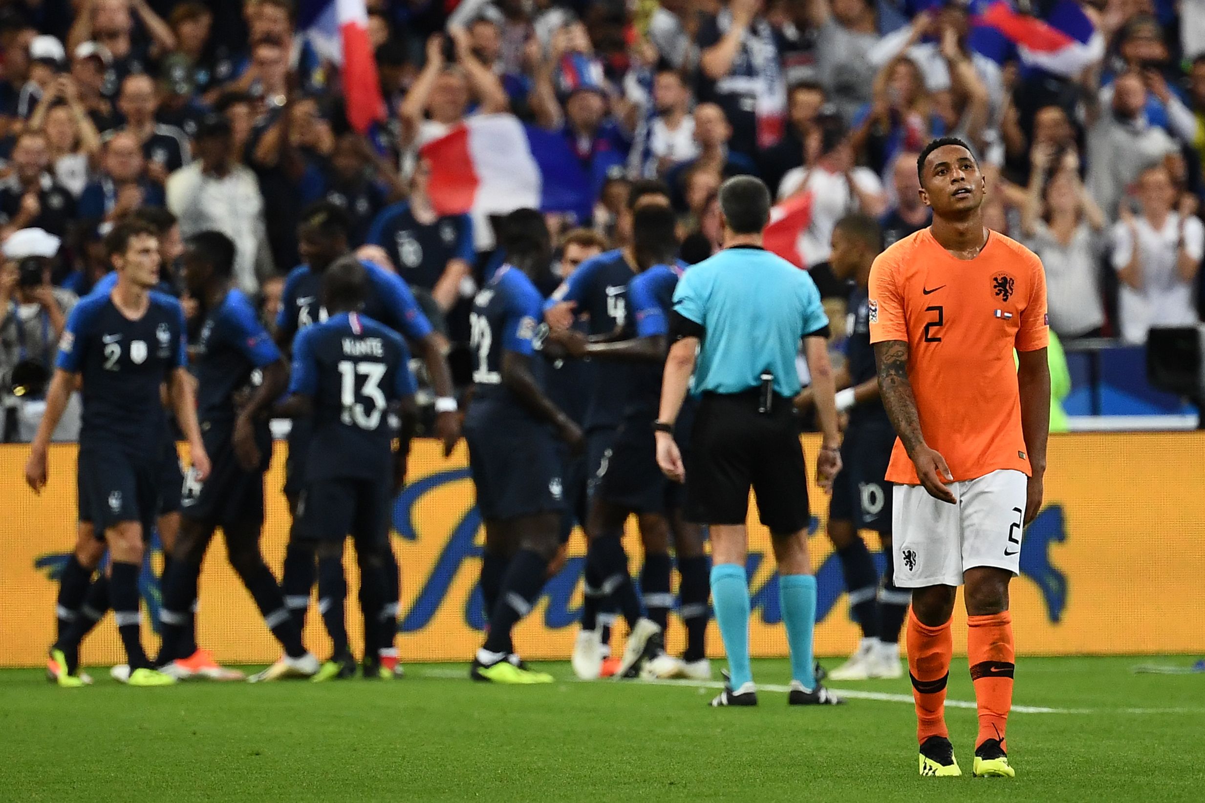 Francia estrena su corona y derrota a Holanda