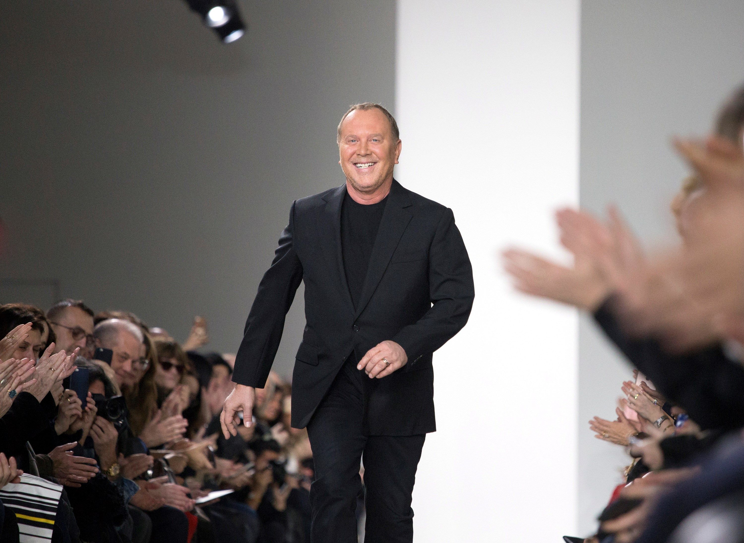 Michael Kors compra Versace por mil 830 millones de euros