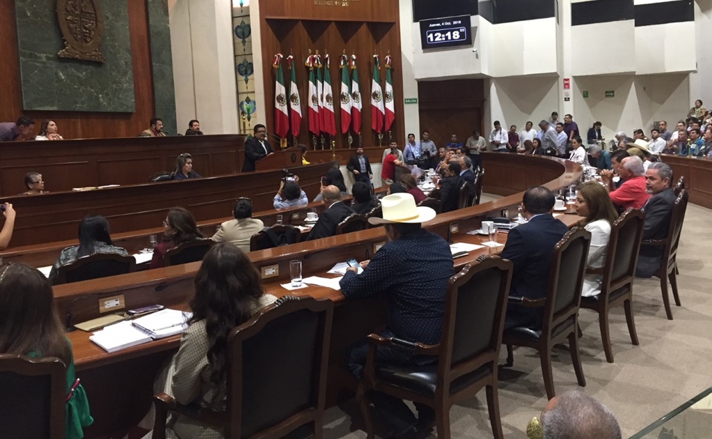 Analizan recortar 50% percepciones a diputados en Sinaloa