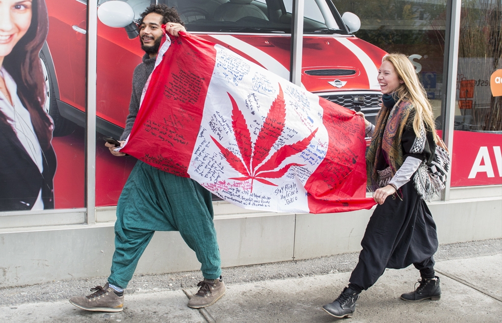 Celebran en Canad&aacute; legalizaci&oacute;n de la marihuana