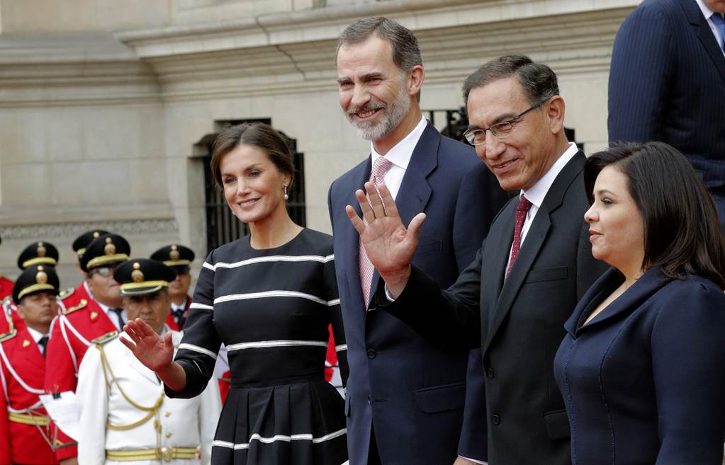 Reyes de España visitan Perú tras una década