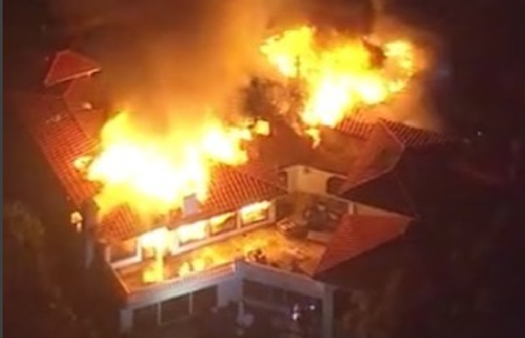 Mansiones de famosos son consumidas por incendios de California