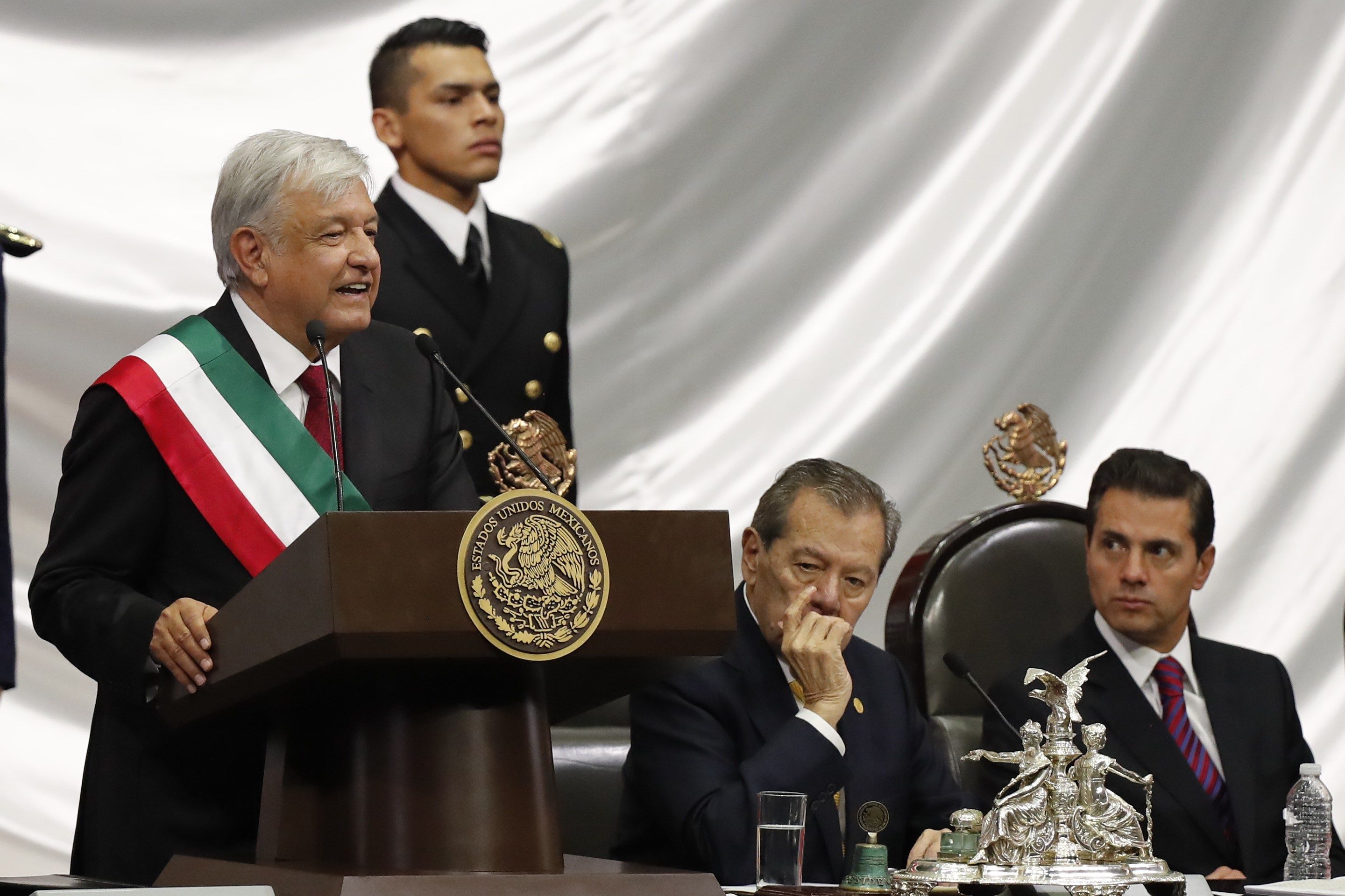 Así reaccionó Peña Nieto durante el discurso de AMLO
