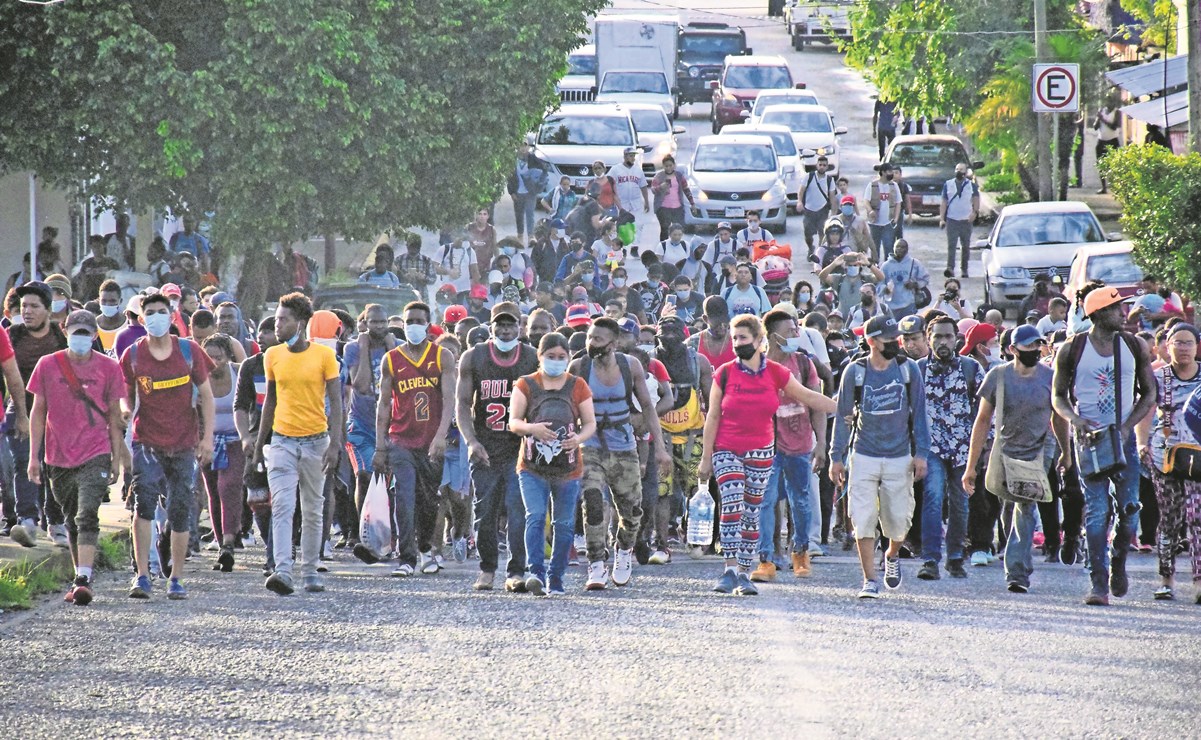 New migrant caravan crosses Mexican border
