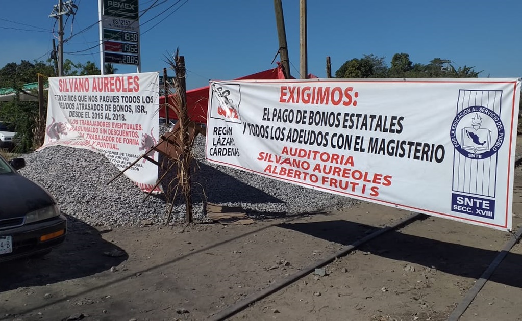 Maestros de Michoacán retoman bloqueos en vías de Lázaro Cárdenas