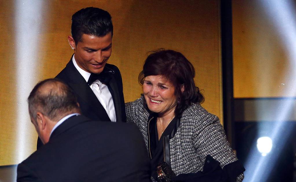 Cristiano Ronaldo es defendido por su mamá de las acusaciones de violación