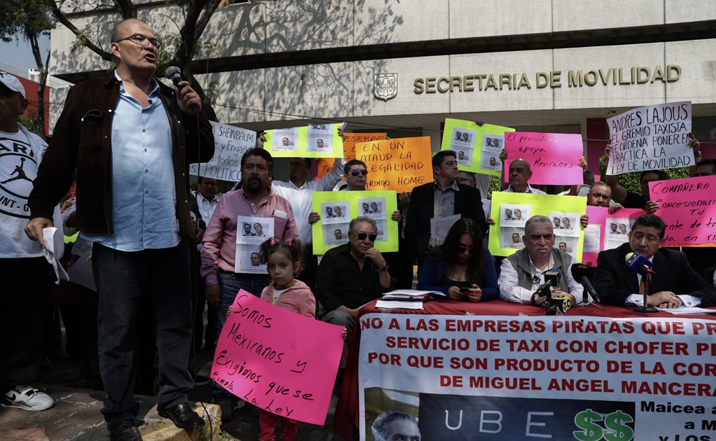 Taxistas exigen la salida de las aplicaciones de transporte privado