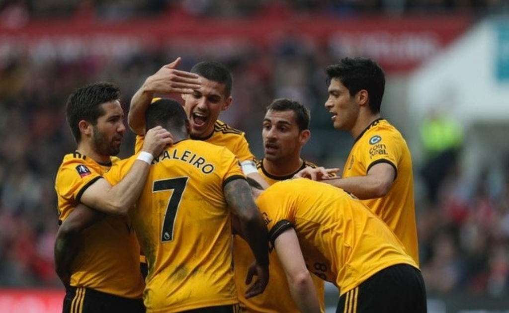 Jiménez y Wolverhampton avanzan en FA Cup