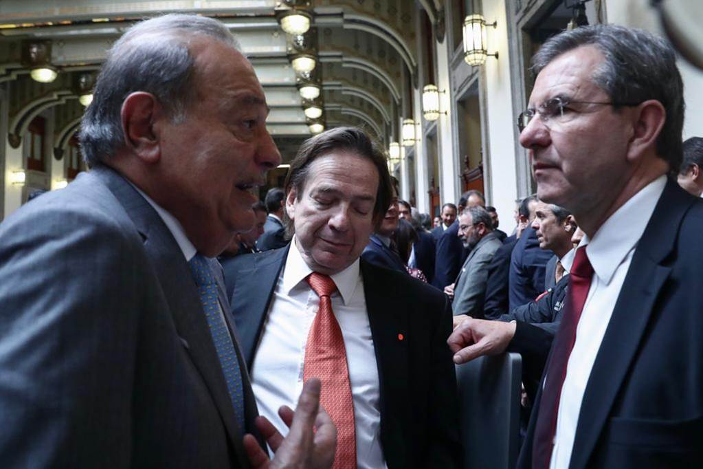 Carlos Slim niega que CFE haya acordado contratos leoninos con Carso