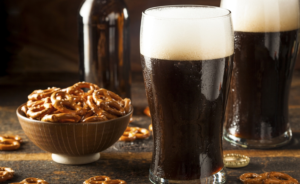 La cerveza obscura tiene efectos positivos para tu salu