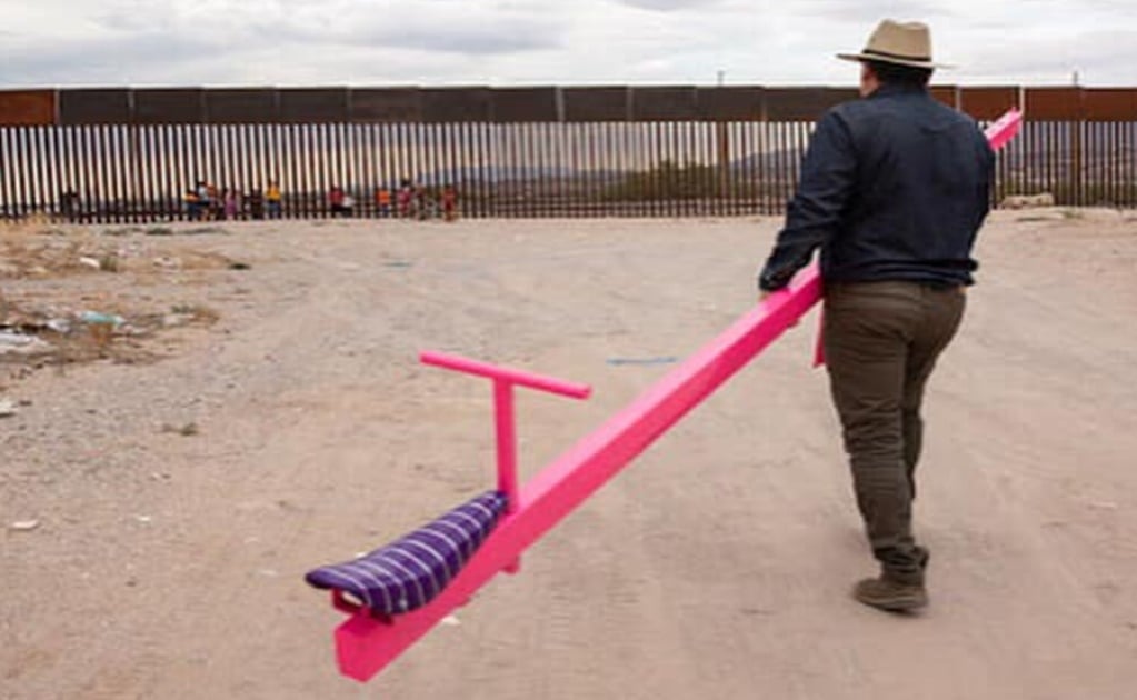 Mexico and the U.S. brought together through seesaws
