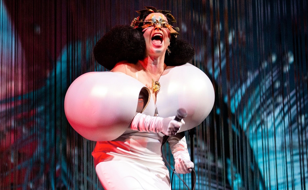 Björk desata frenesí en el Parque Bicentenario