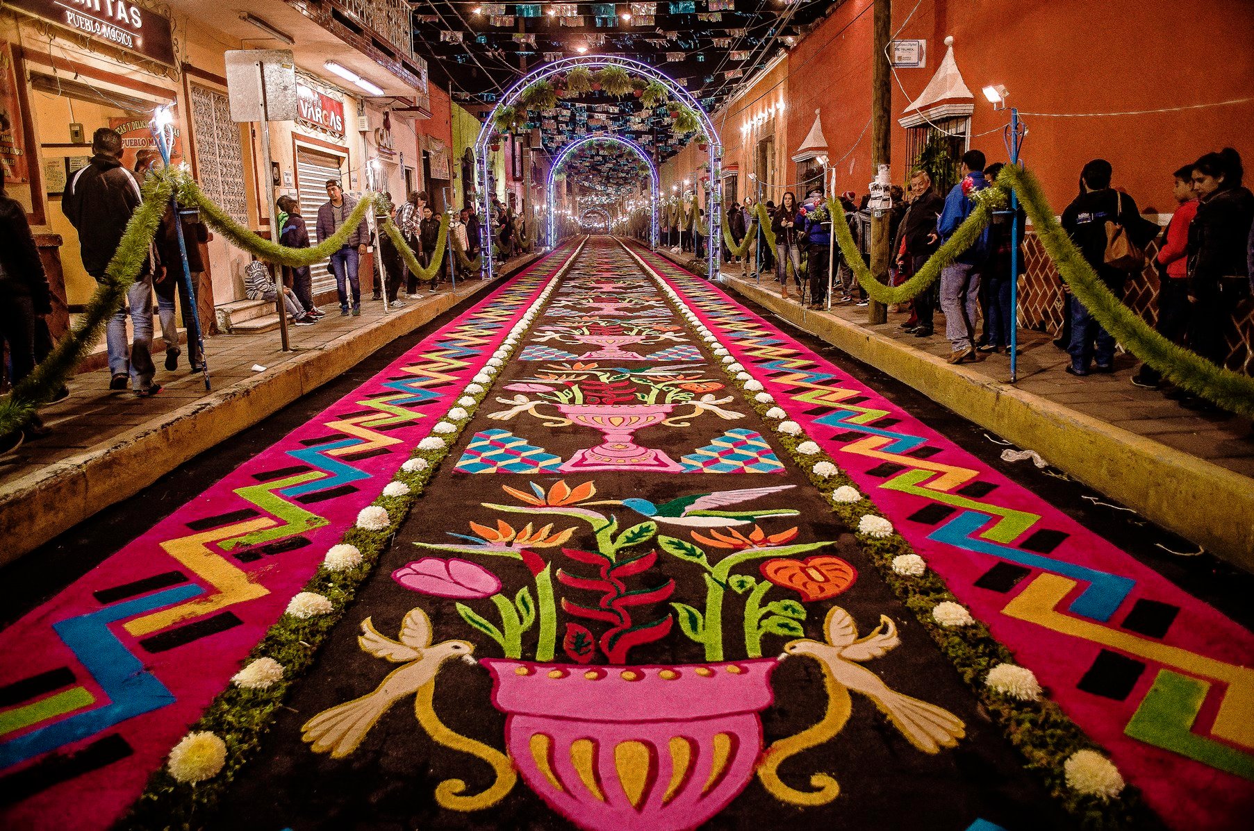 Los tapetes pintados son una de las artesanías de Tlaxcala que pertenece a Huamantla.