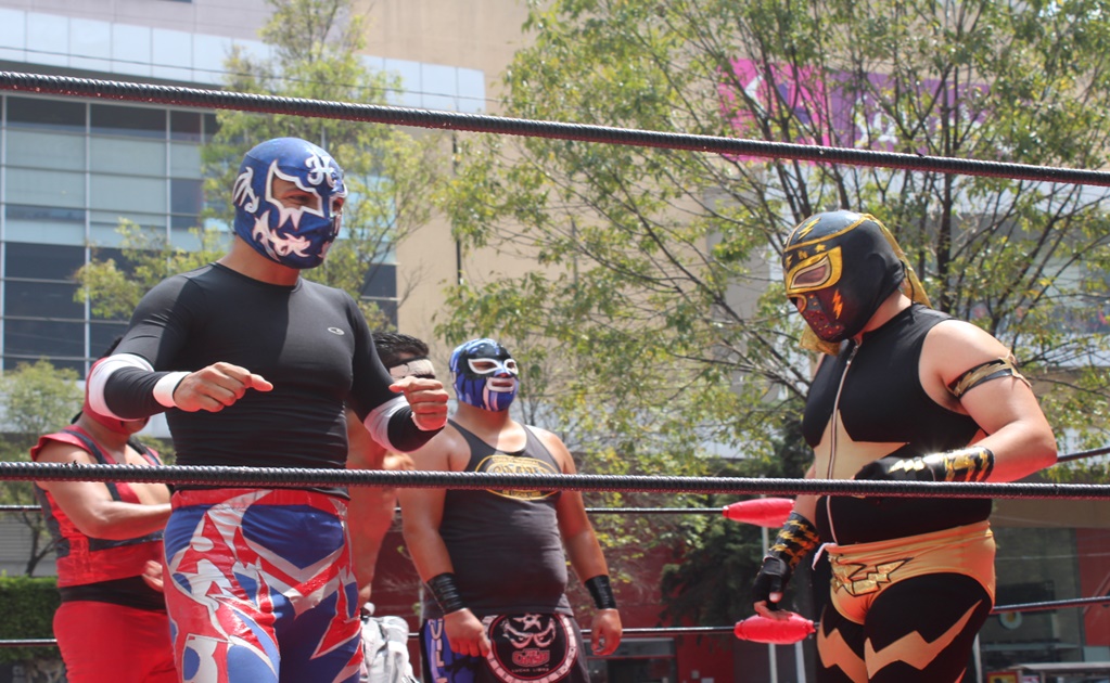 Mask vs hair: Mexican Lucha Libre