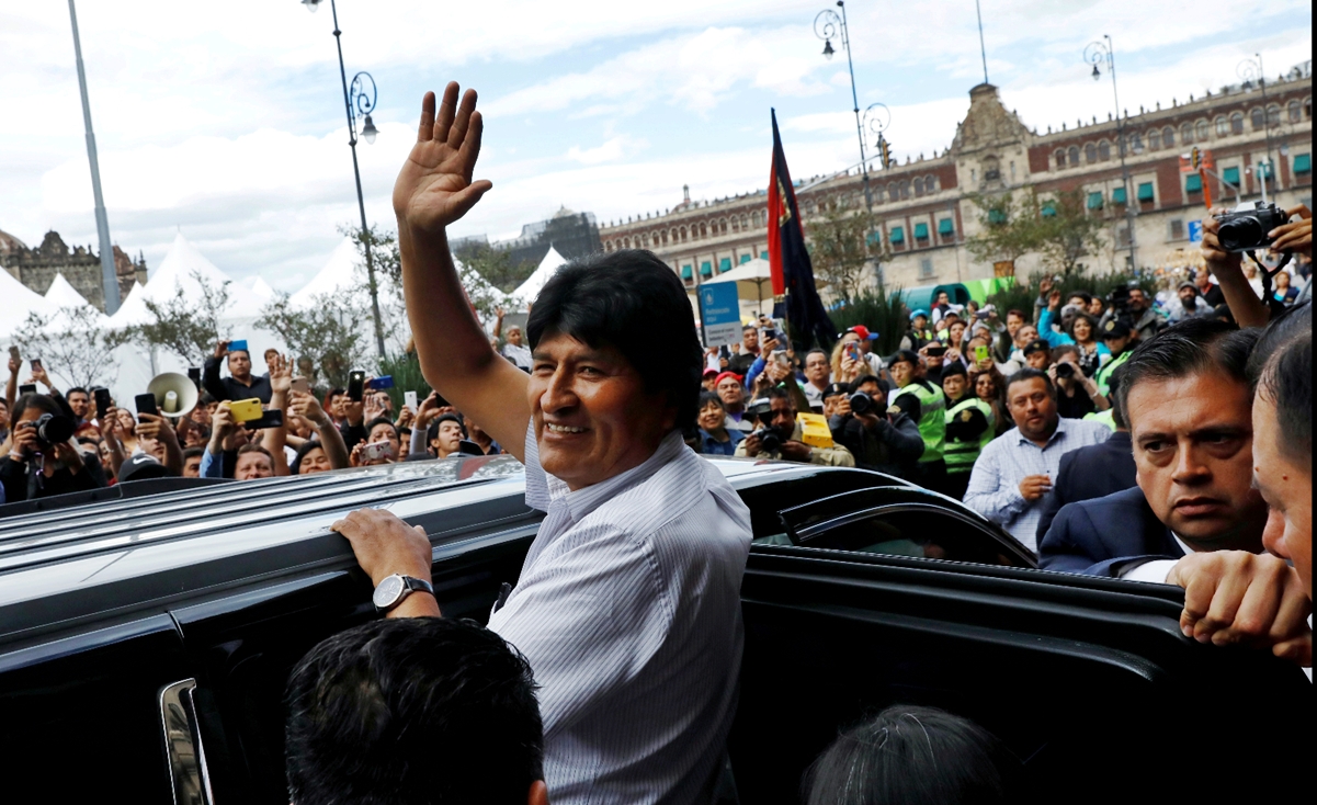 Gobierno interino de Bolivia reclama a México actividad política de Evo Morales