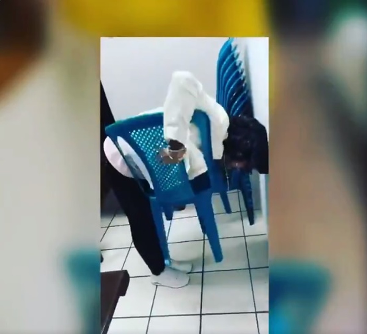 Chair Challenge El Reto Viral De La Silla Que No Pueden Hacer Los Hombres
